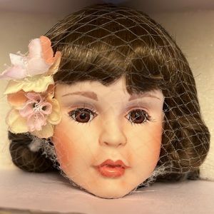 NWB Paradise Galleries THIS POCRELAIN DOLL